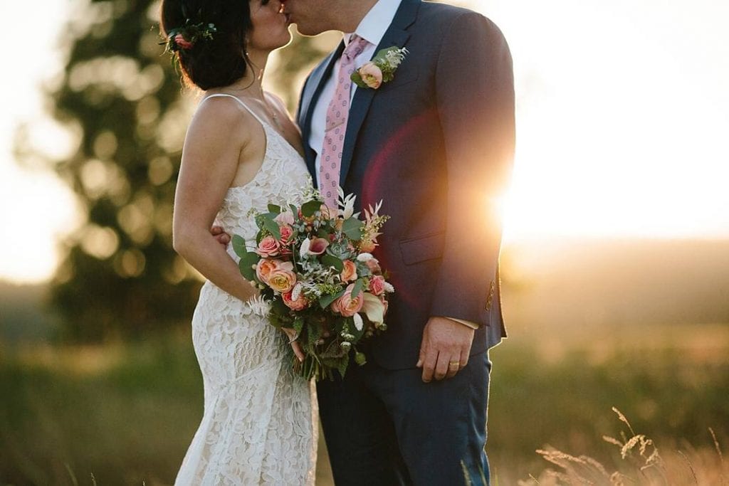 Sunriver Wedding Photographer, bride and groom at sunriver wedding in Bend Oregon. Lodge in Sunriver